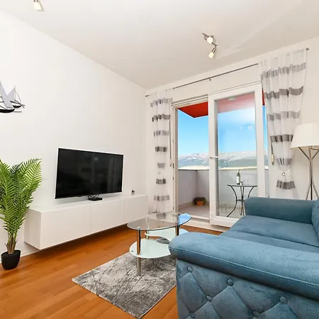 Comfort With Parking & View