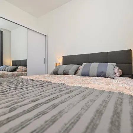 شقة Comfort With Parking & View *